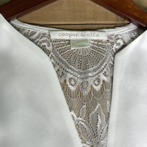 Cooper and Ella white blouse with lace style details.  Excellent condition. XS - Picture 2 of 5